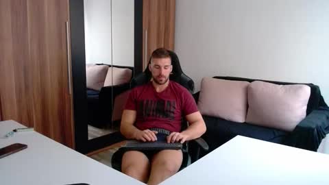 darius_94 online show from October 8, 2025, 7:39 am