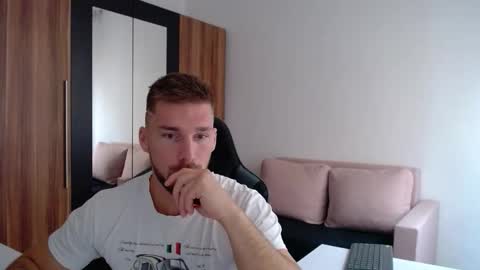 darius_94 online show from November 8, 2025, 10:48 am