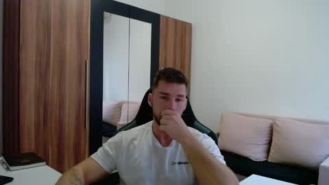 darius_94 online show from April 20, 2026, 4:48 am