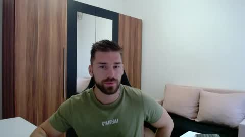 darius_94 online show from June 1, 2026, 4:25 am