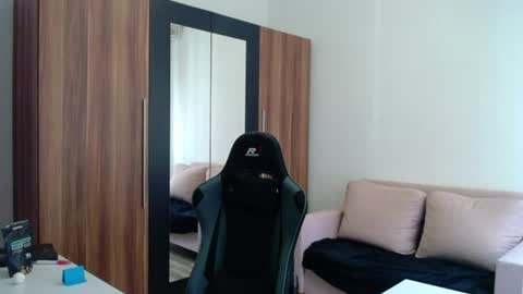 darius_94 online show from July 20, 2026, 8:50 am