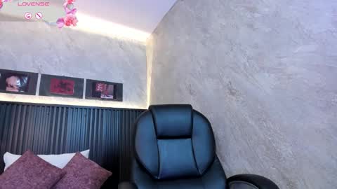 Snapshot of dark__nymph chatting on September 12, 2025, 12:27 pm Dark online show from September 12, 2025, 12:27 pm