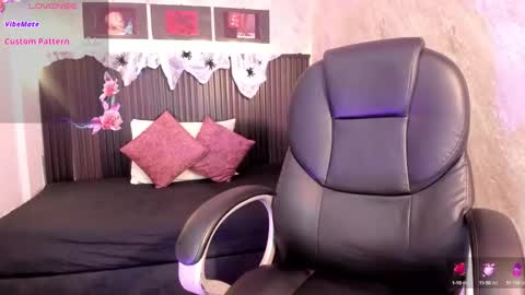 Snapshot of dark__nymph chatting on October 1, 2025, 12:22 pm Dark online show from October 1, 2025, 12:22 pm