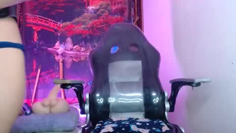 dark_doll5 online show from January 18, 2025, 5:10 am