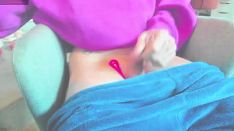 dark greens online show from February 7, 2025, 7:50 am