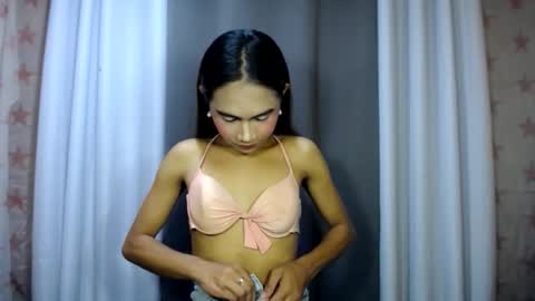 LIANNA online show from April 14, 2026, 5:02 am