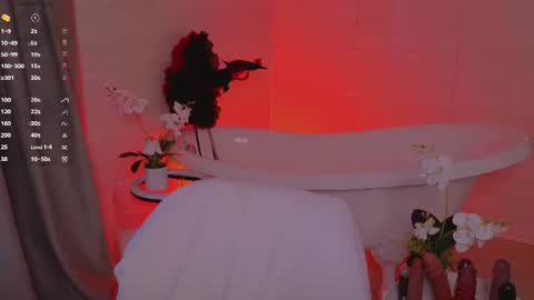 Lola online show from June 19, 2026, 2:16 am