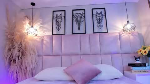 Nina online show from October 2, 2025, 3:24 am