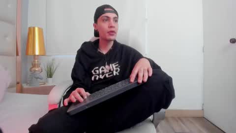 Snapshot of dark_sun333 chatting on November 23, 2025, 8:08 pm dark_sun333 online show from November 23, 2025, 8:08 pm