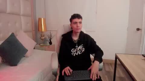 dark_sun333 online show from December 15, 2025, 2:05 am