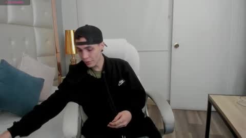 dark_sun333 online show from December 21, 2025, 5:03 am