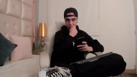 dark_sun333 online show from January 8, 2026, 2:03 am