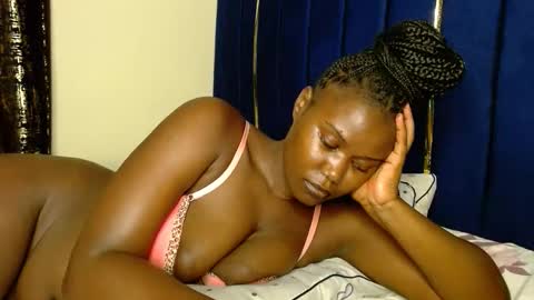 Snapshot of dark_tiffany chatting on October 31, 2025, 6:53 pm Tiff online show from October 31, 2025, 6:53 pm