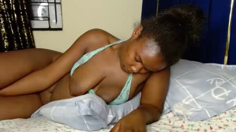 Snapshot of dark_tiffany chatting on November 17, 2025, 10:04 pm Tiff online show from November 17, 2025, 10:04 pm