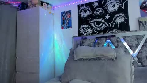 Snapshot of darkboy26_ chatting on December 15, 2025, 12:37 am Blake online show from December 15, 2025, 12:37 am