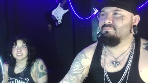 darkclothes online show from October 26, 2025, 4:40 am