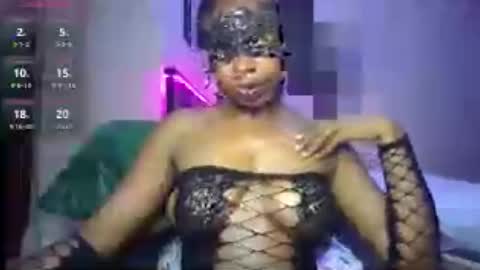 darkmilan online show from July 8, 2026, 3:44 am
