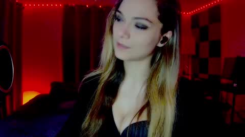roseredgoddess online show from September 13, 2025, 2:55 am