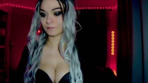 roseredgoddess online show from April 14, 2026, 2:50 am