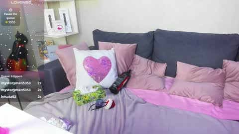 darlenedolce online show from December 25, 2024, 12:37 pm