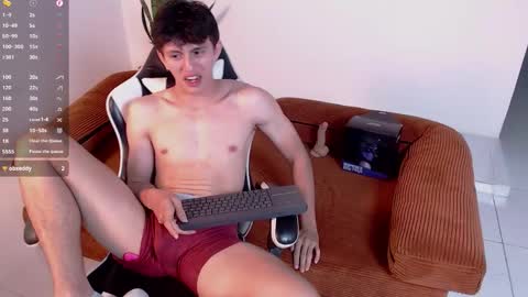 Snapshot of darrencolleen chatting on February 4, 2026, 2:06 am darrencolleen online show from February 4, 2026, 2:06 am