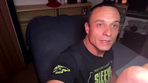 dave875126 online show from June 3, 2026, 12:57 am