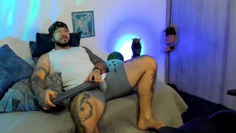 DAVE MAX online show from November 27, 2025, 3:03 pm