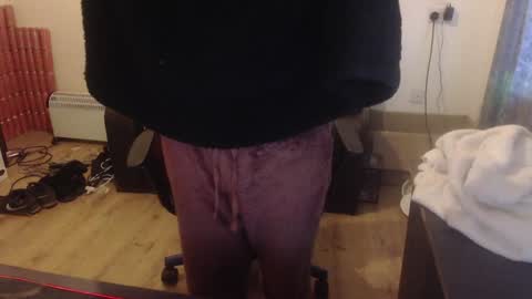 Snapshot of daver281197 chatting on February 5, 2025, 7:50 am dave online show from February 5, 2025, 7:50 am