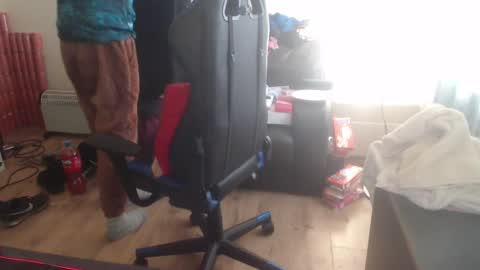 Snapshot of daver281197 chatting on March 9, 2025, 4:44 pm dave online show from March 9, 2025, 4:44 pm