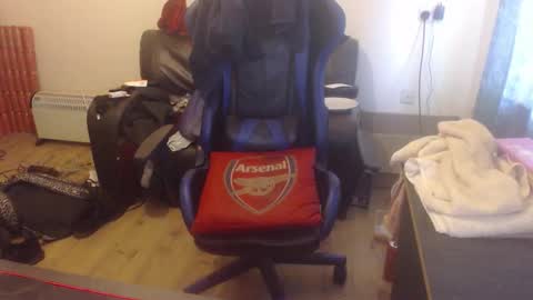 Snapshot of daver281197 chatting on October 6, 2025, 7:06 am dave online show from October 6, 2025, 7:06 am