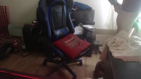 Snapshot of daver281197 chatting on October 24, 2025, 11:17 am dave online show from October 24, 2025, 11:17 am