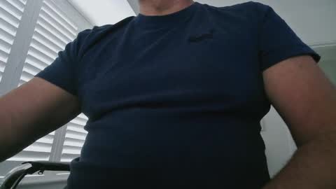 Snapshot of davesu12345 chatting on April 28, 2026, 7:35 am davesu12345 online show from April 28, 2026, 7:35 am