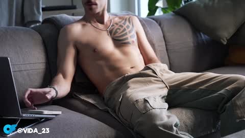 Snapshot of davi_23 chatting on January 9, 2025, 10:41 am davi_23 online show from January 9, 2025, 10:41 am