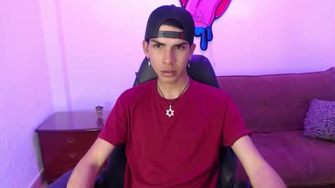 Snapshot of david_925_ chatting on September 18, 2025, 5:20 am David online show from September 18, 2025, 5:20 am