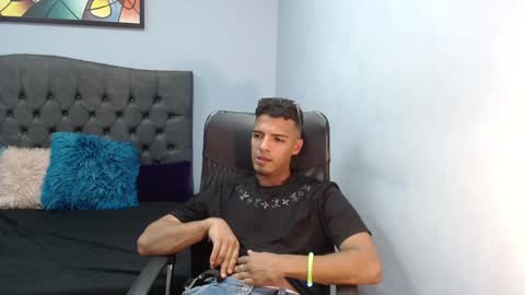 Snapshot of david_bandercock chatting on December 5, 2024, 1:25 am david_bandercock online show from December 5, 2024, 1:25 am