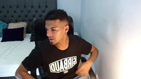 Snapshot of david_bandercock chatting on December 14, 2024, 3:40 am david_bandercock online show from December 14, 2024, 3:40 am