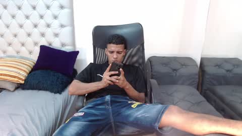 Snapshot of david_bandercock chatting on December 27, 2024, 6:35 am david_bandercock online show from December 27, 2024, 6:35 am