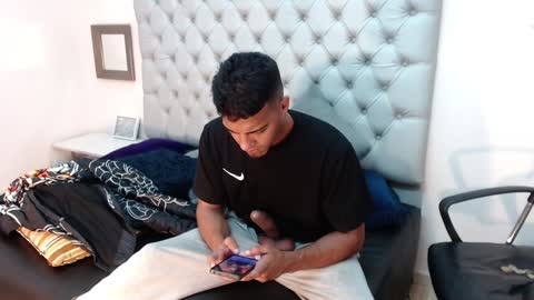 Snapshot of david_bandercock chatting on January 13, 2025, 12:24 pm david_bandercock online show from January 13, 2025, 12:24 pm