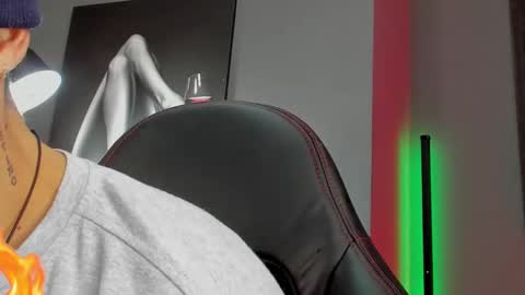 David Jons online show from October 2, 2025, 12:01 pm