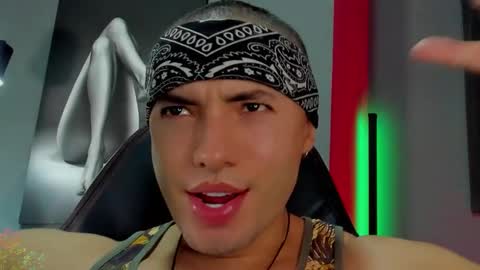 David Jons online show from November 12, 2025, 12:11 am