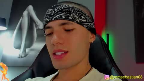 Snapshot of david_jons7 chatting on February 26, 2026, 3:27 am David Jons online show from February 26, 2026, 3:27 am