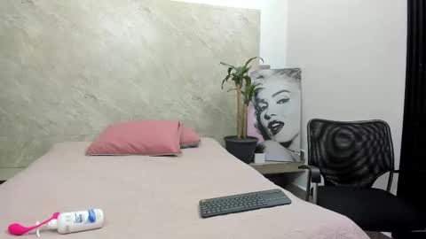 davida_karol online show from October 2, 2025, 11:39 am