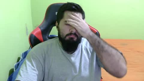 Snapshot of daviddelz chatting on January 17, 2025, 9:49 am David online show from January 17, 2025, 9:49 am