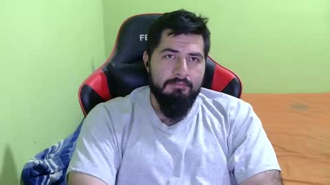 Snapshot of daviddelz chatting on February 21, 2025, 5:02 am David online show from February 21, 2025, 5:02 am