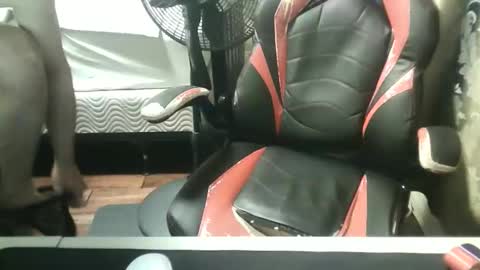 Snapshot of davidisbleh chatting on November 17, 2025, 9:48 am davidisbleh online show from November 17, 2025, 9:48 am