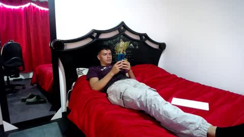 Snapshot of davidkaloc chatting on February 6, 2025, 7:24 am David online show from February 6, 2025, 7:24 am