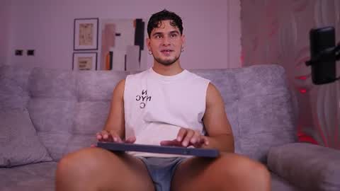 Snapshot of davies_brown chatting on July 22, 2026, 8:00 pm Davies brown schedule 12pm to 5pm col time online show from July 22, 2026, 8:00 pm