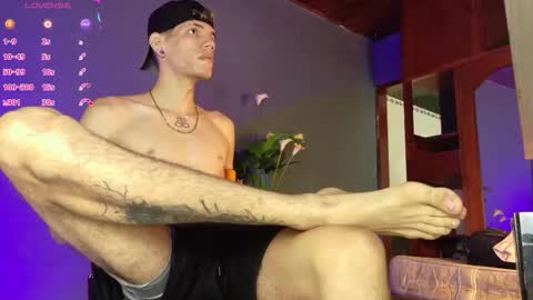 daviid_huge online show from October 12, 2025, 4:50 pm