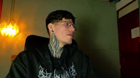 daviid_huge online show from April 17, 2026, 7:33 am