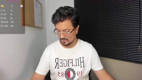 Snapshot of daviidevans chatting on December 11, 2024, 1:47 am David Evans online show from December 11, 2024, 1:47 am
